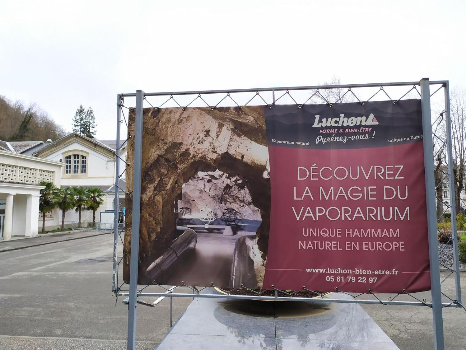 Au 47 Allees D'Etigny - Central & Standing - Avec Parking - Linge De Lit Et De Toilette Inclus Bagnères-de-Luchon Eksteriør billede