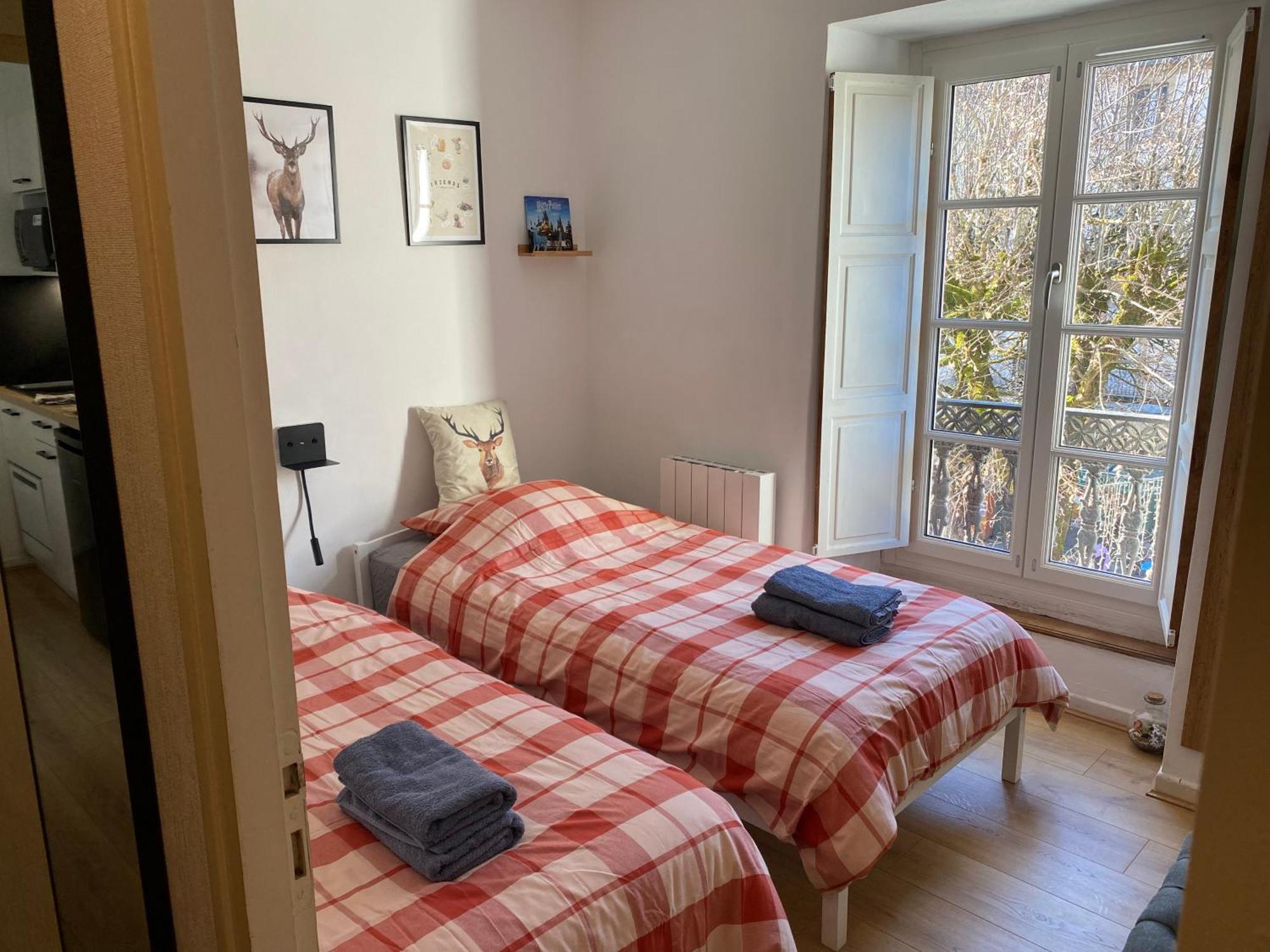 Au 47 Allees D'Etigny - Central & Standing - Avec Parking - Linge De Lit Et De Toilette Inclus Bagnères-de-Luchon Eksteriør billede