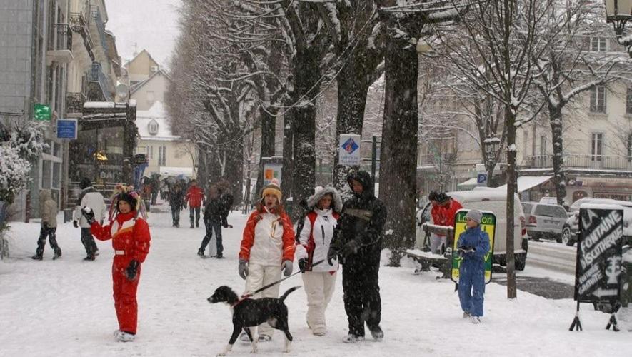 Au 47 Allees D'Etigny - Central & Standing - Avec Parking - Linge De Lit Et De Toilette Inclus Bagnères-de-Luchon Eksteriør billede